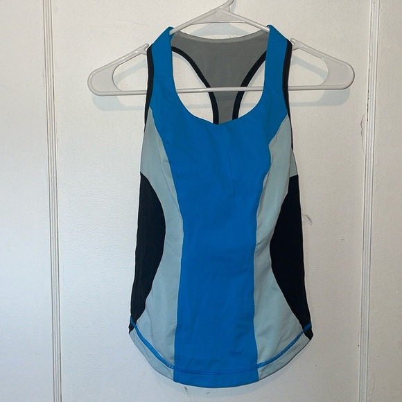 Lululemon Cardio Kick Racerback tank top in Colorblock blue with built in bra - Picture 1 of 9